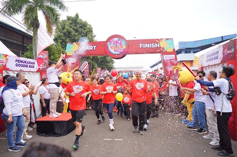 Penuh Antusias! Lebih dari 42 Ribu Peserta Ikuti Fun Walk Alfamart di 5 Kota